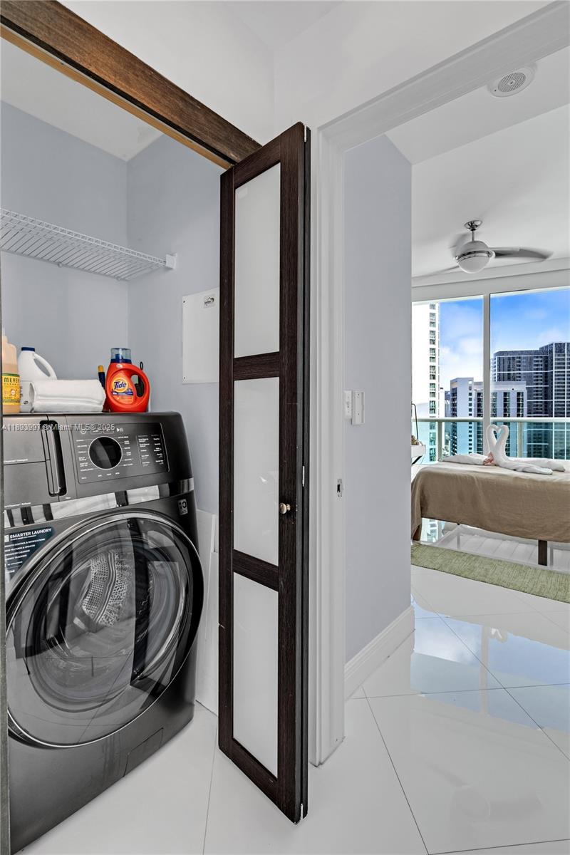 900 BISCAYNE BAY CONDO - Residential Lease