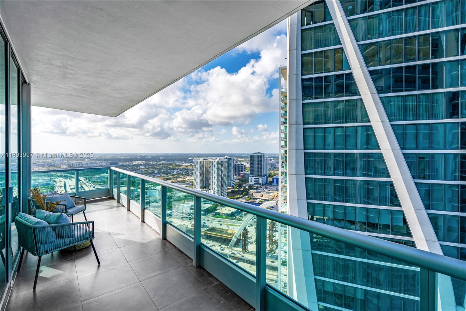 900 BISCAYNE BAY CONDO - Residential Lease