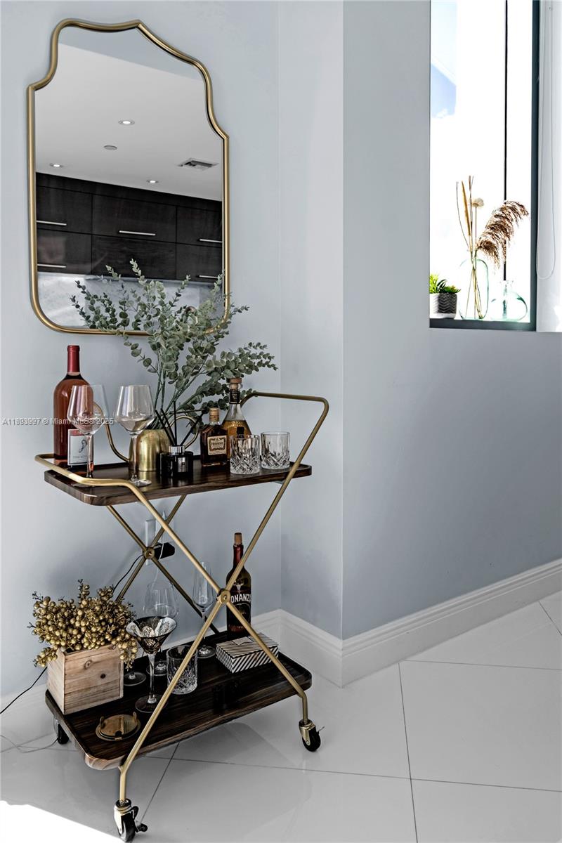900 BISCAYNE BAY CONDO - Residential Lease