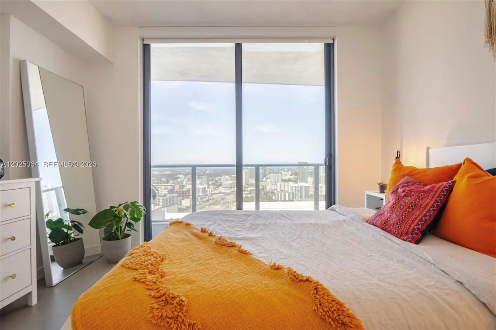 CANVAS CONDO - Residential