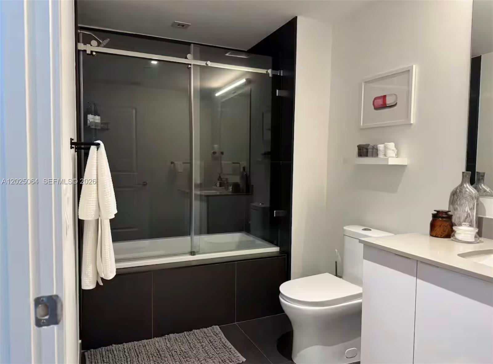 CANVAS CONDO - Residential