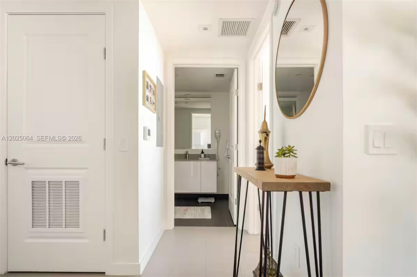 CANVAS CONDO - Residential