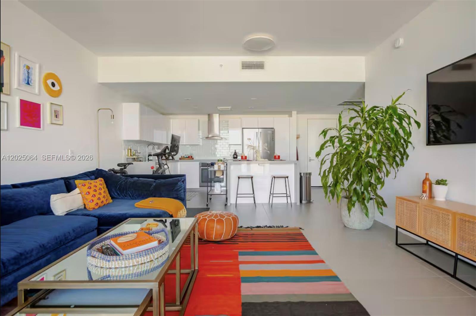 CANVAS CONDO - Residential