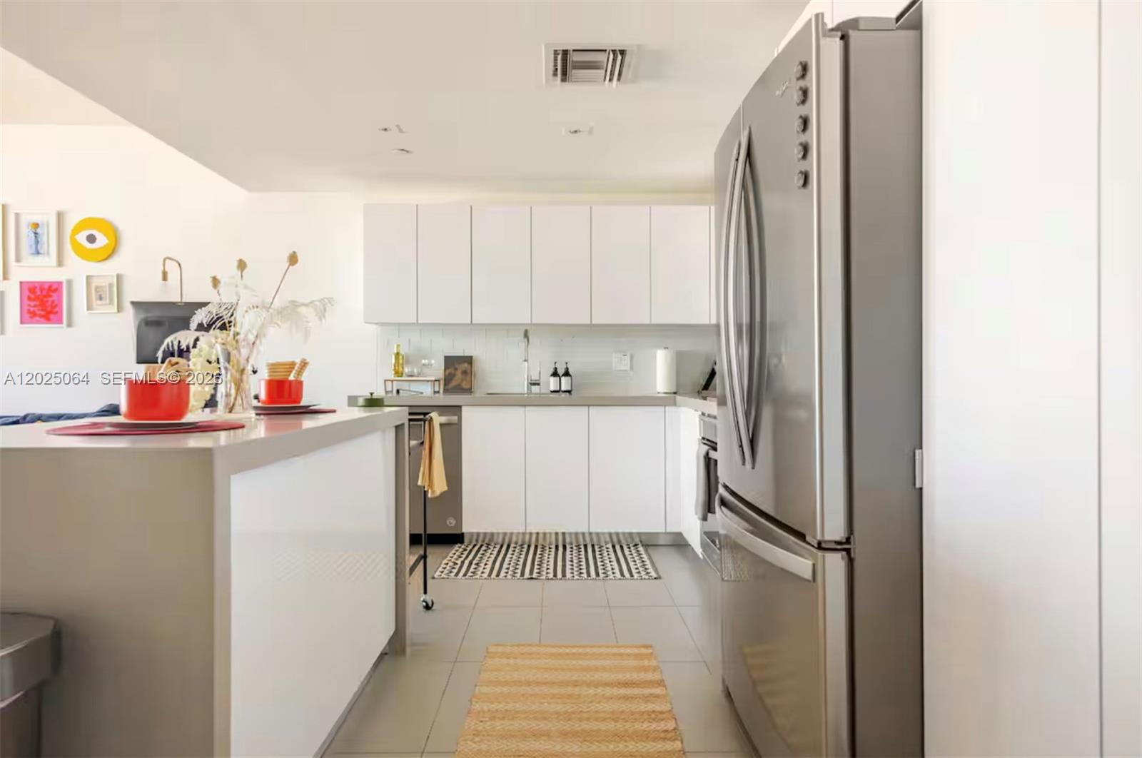 CANVAS CONDO - Residential