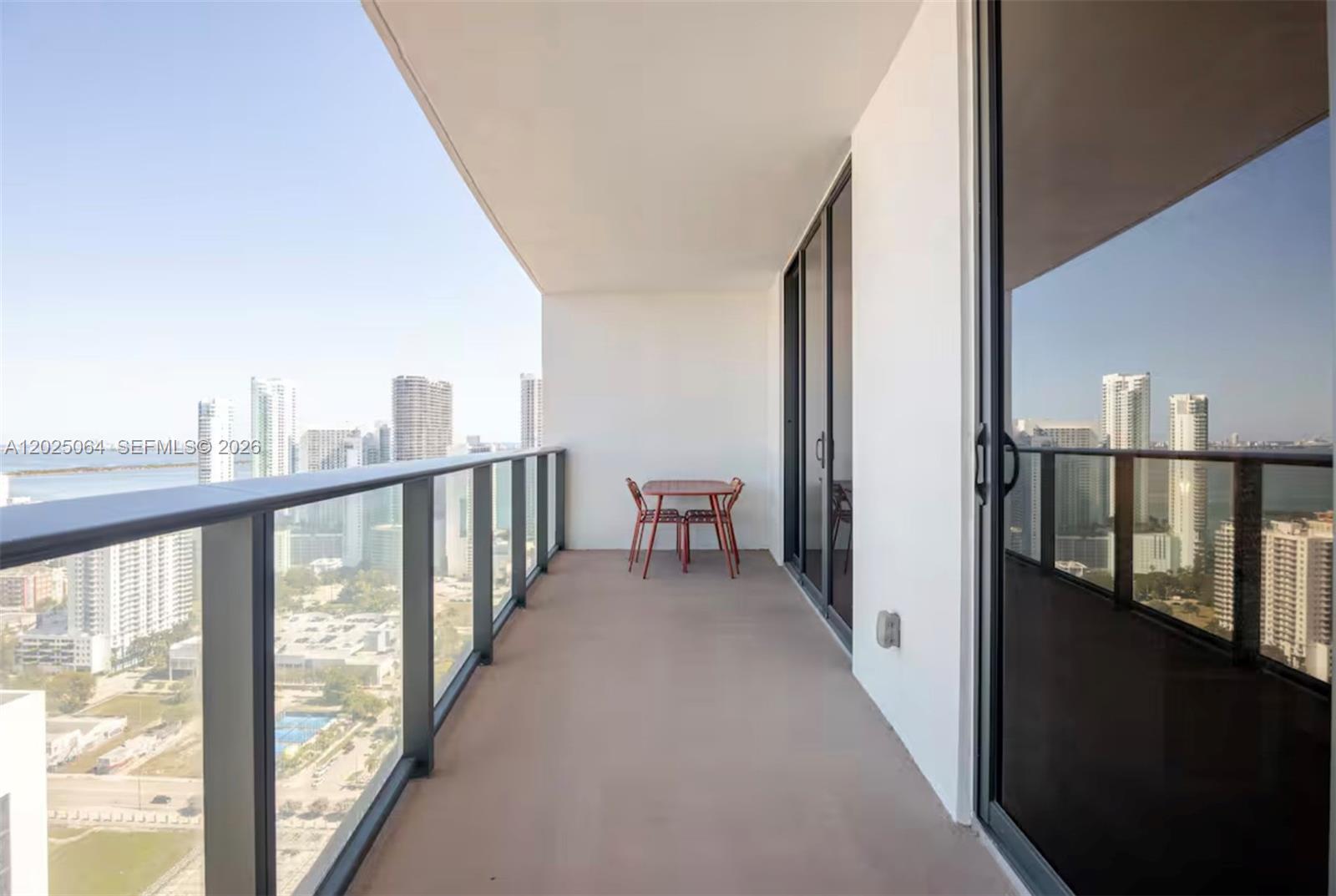 CANVAS CONDO - Residential