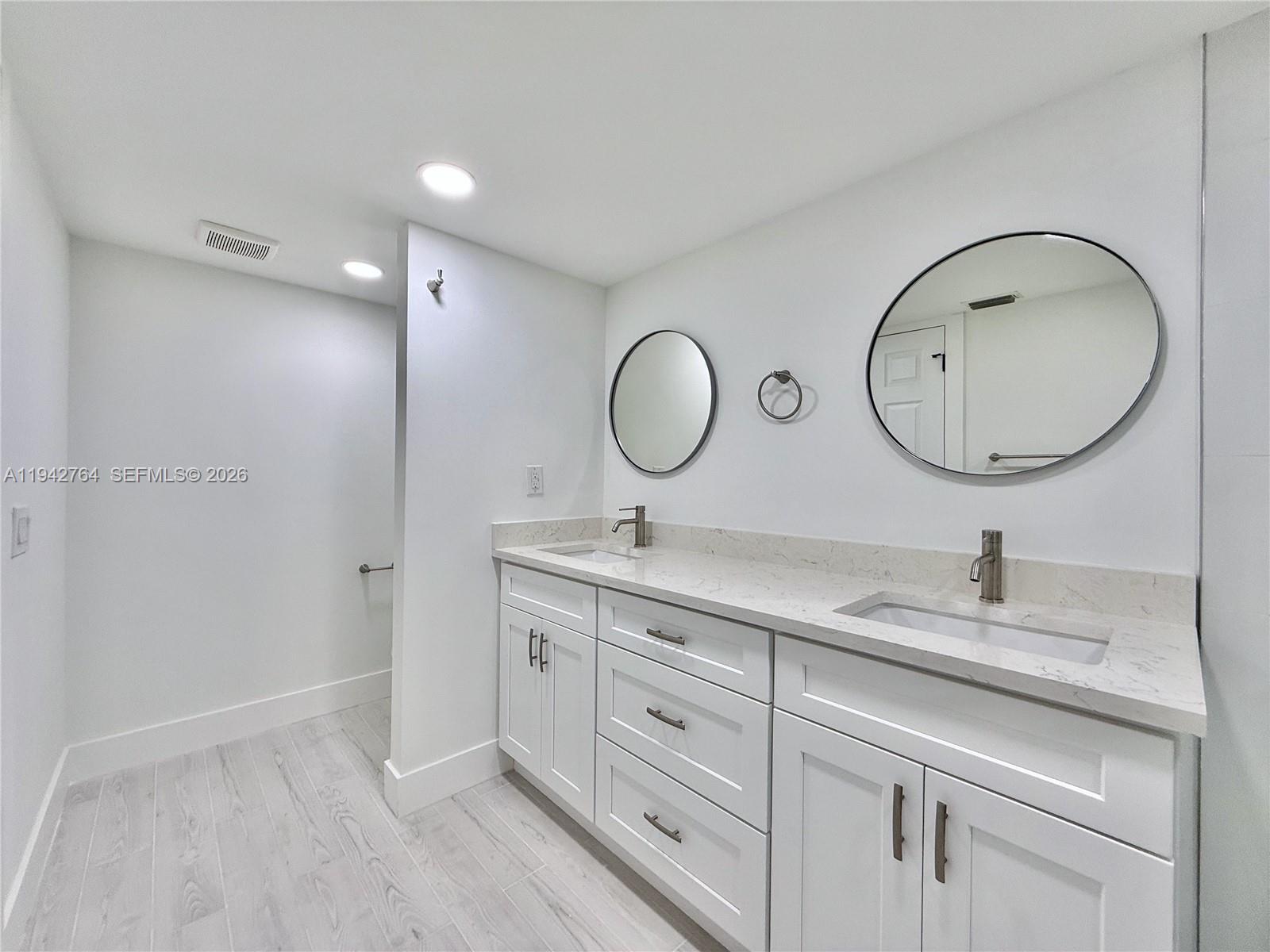 WOODVILLE - Residential