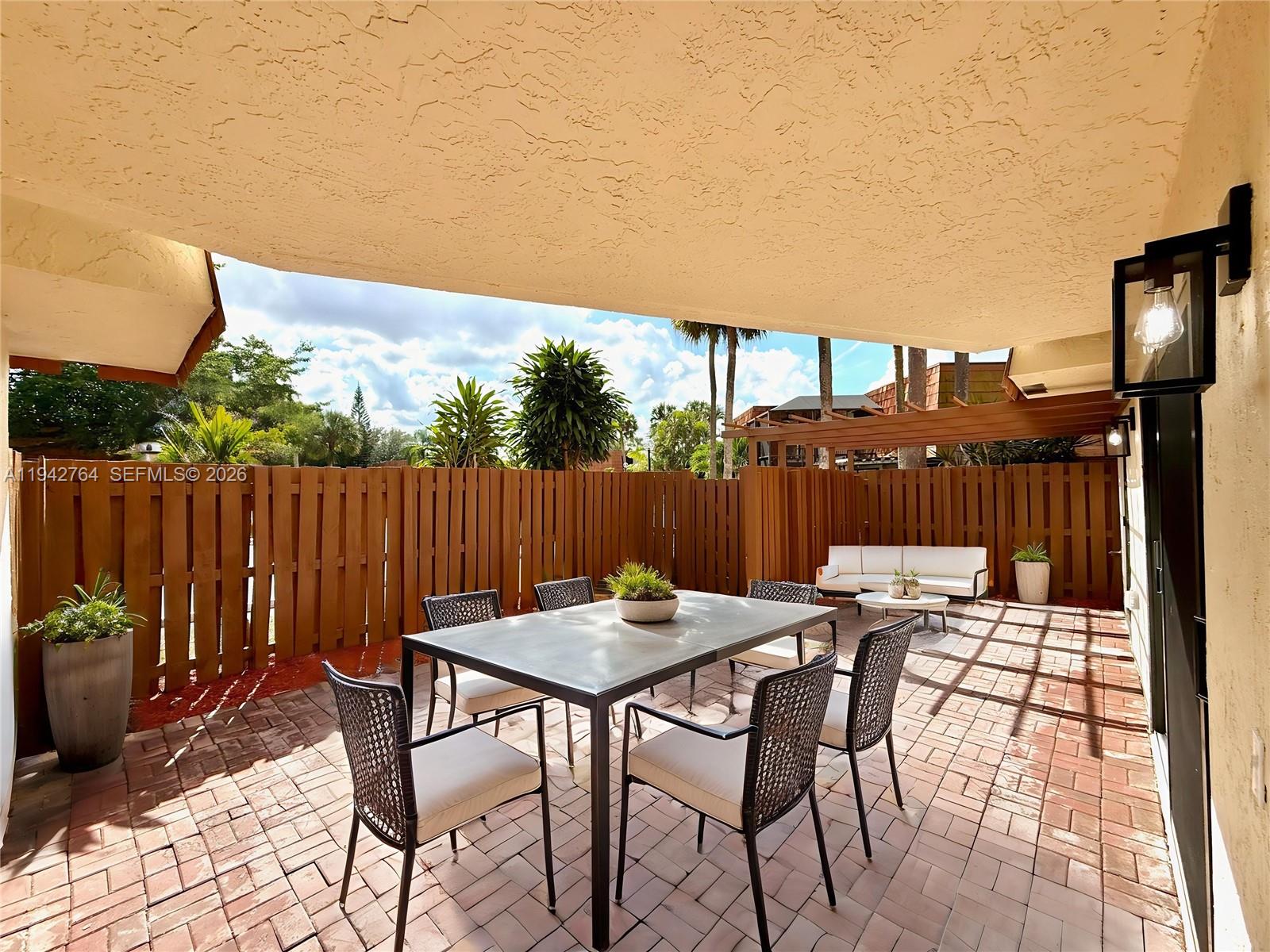 WOODVILLE - Residential