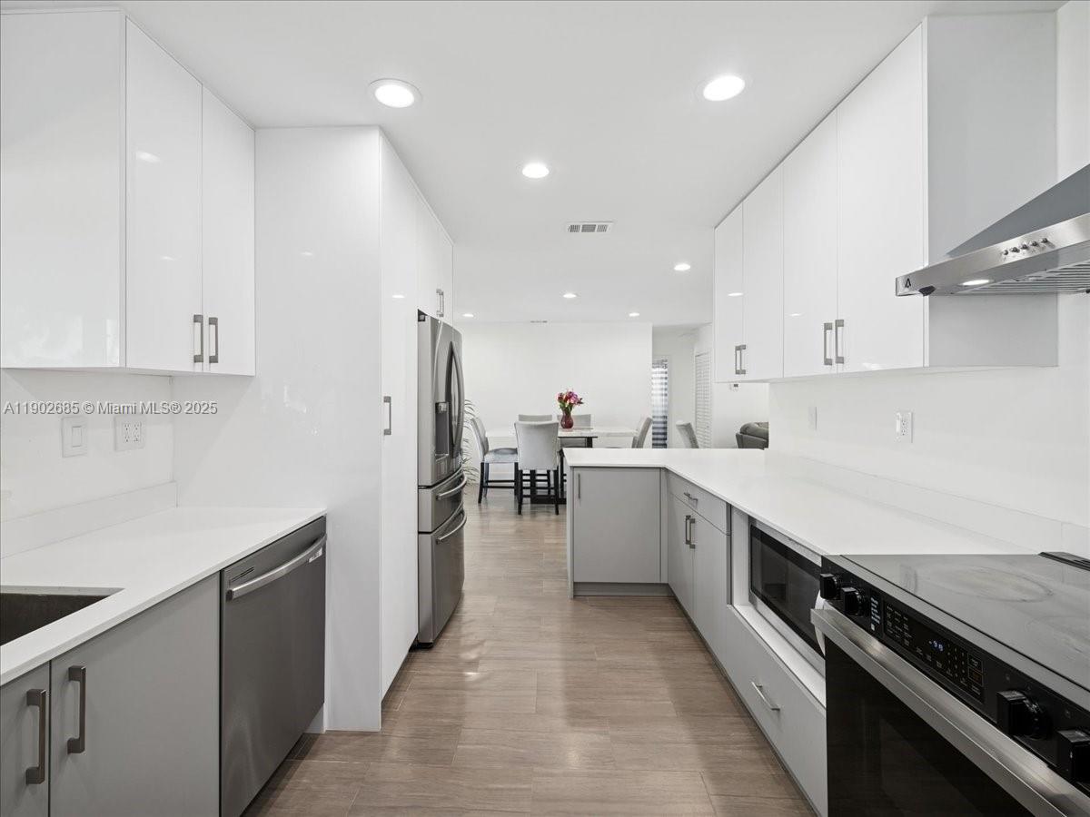 SOUTH CORAL HOMES SEC 2 - Residential