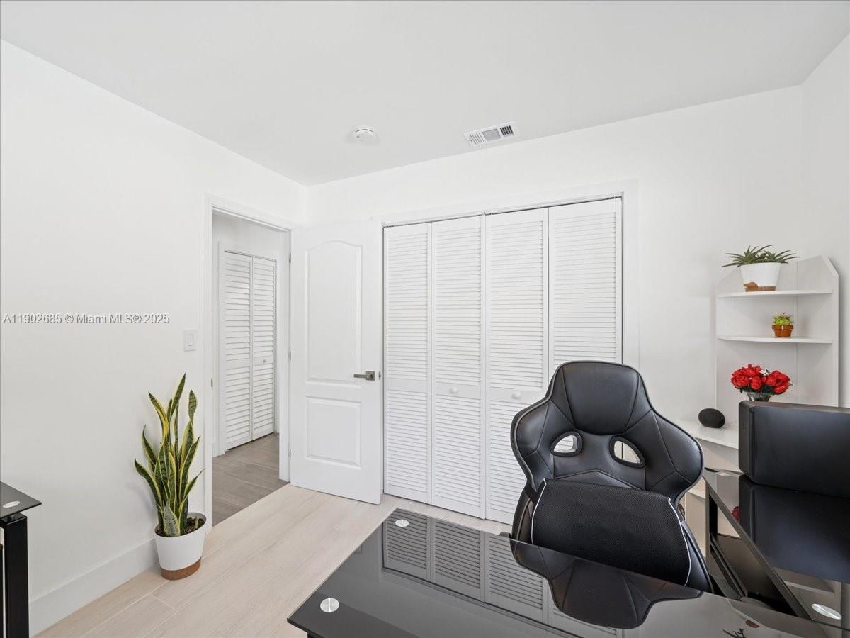 SOUTH CORAL HOMES SEC 2 - Residential