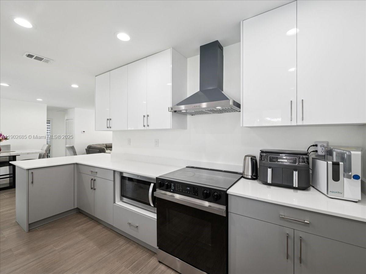 SOUTH CORAL HOMES SEC 2 - Residential