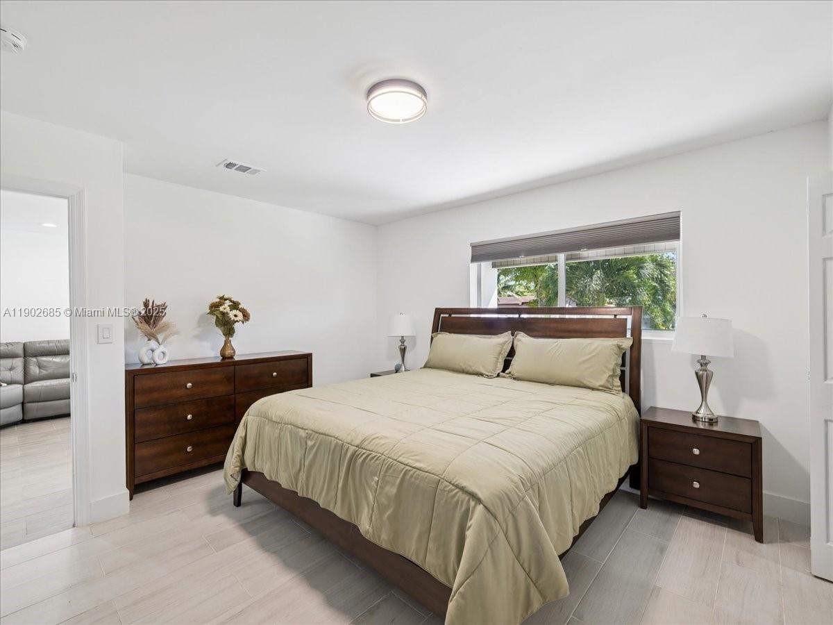 SOUTH CORAL HOMES SEC 2 - Residential