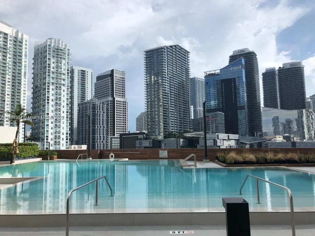 Miami, Florida 33130, United States, 1 Bedroom Bedrooms, ,1 BathroomBathrooms,Residential,Active,157151