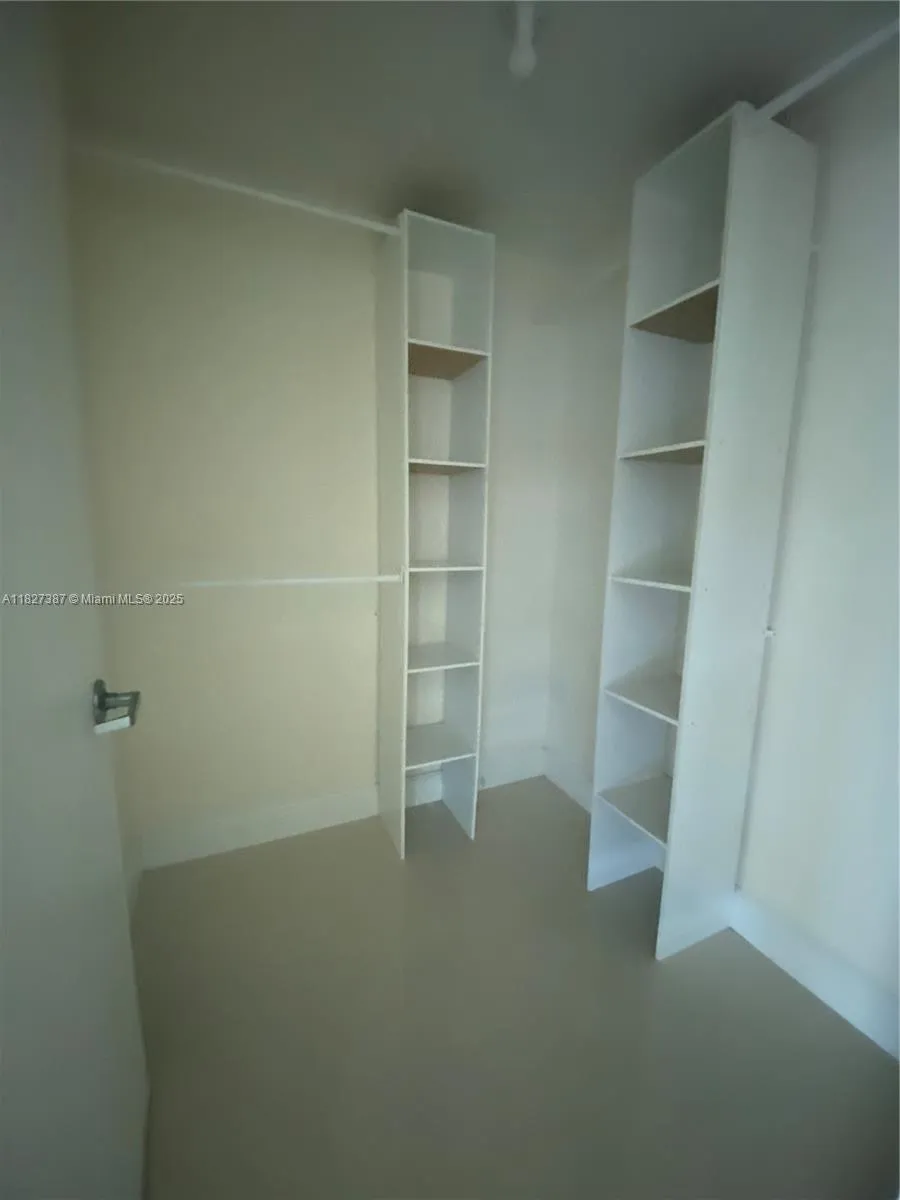 Miami, Florida 33130, United States, 1 Bedroom Bedrooms, ,1 BathroomBathrooms,Residential,Active,157151