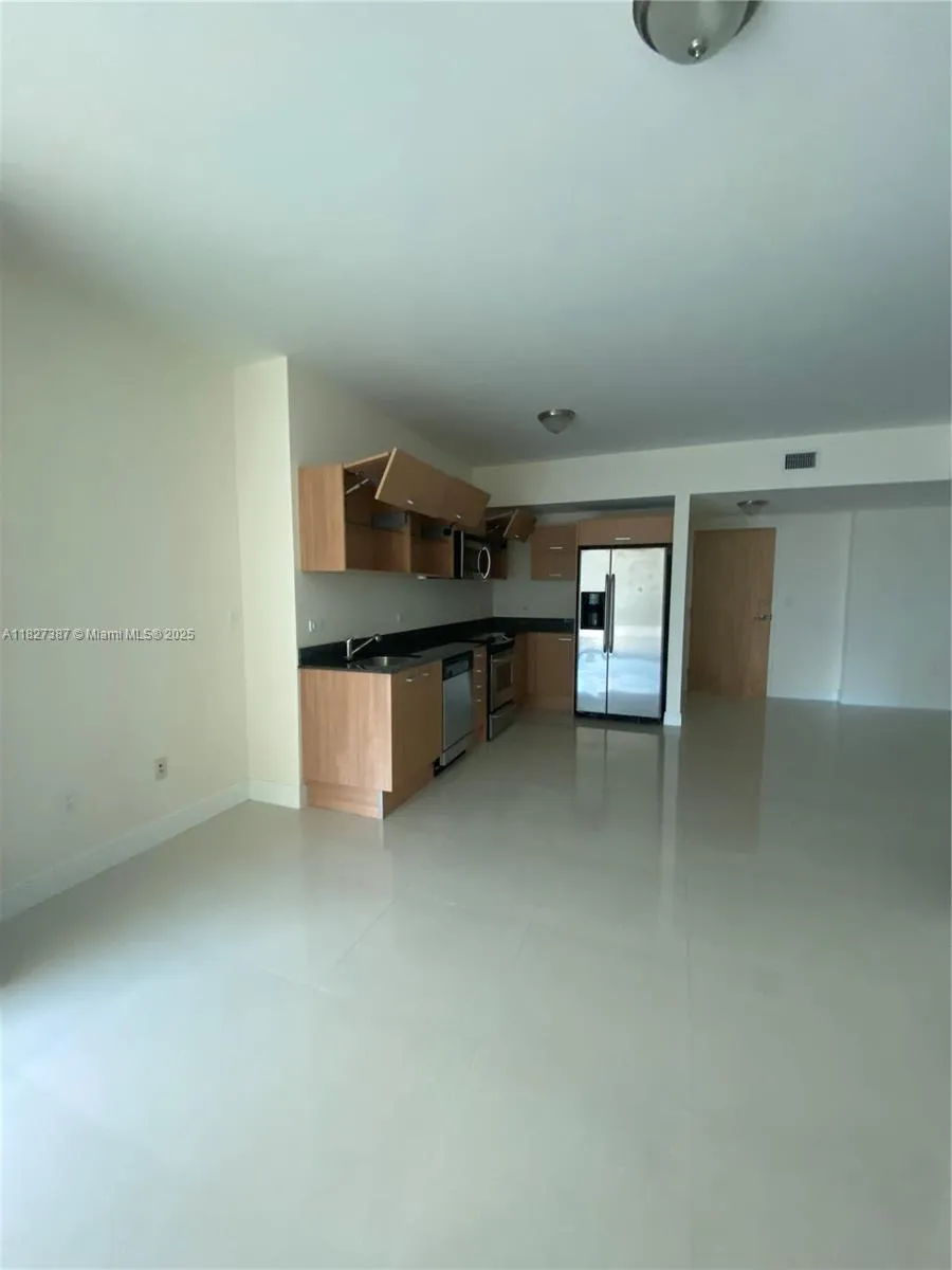 Miami, Florida 33130, United States, 1 Bedroom Bedrooms, ,1 BathroomBathrooms,Residential,Active,157151