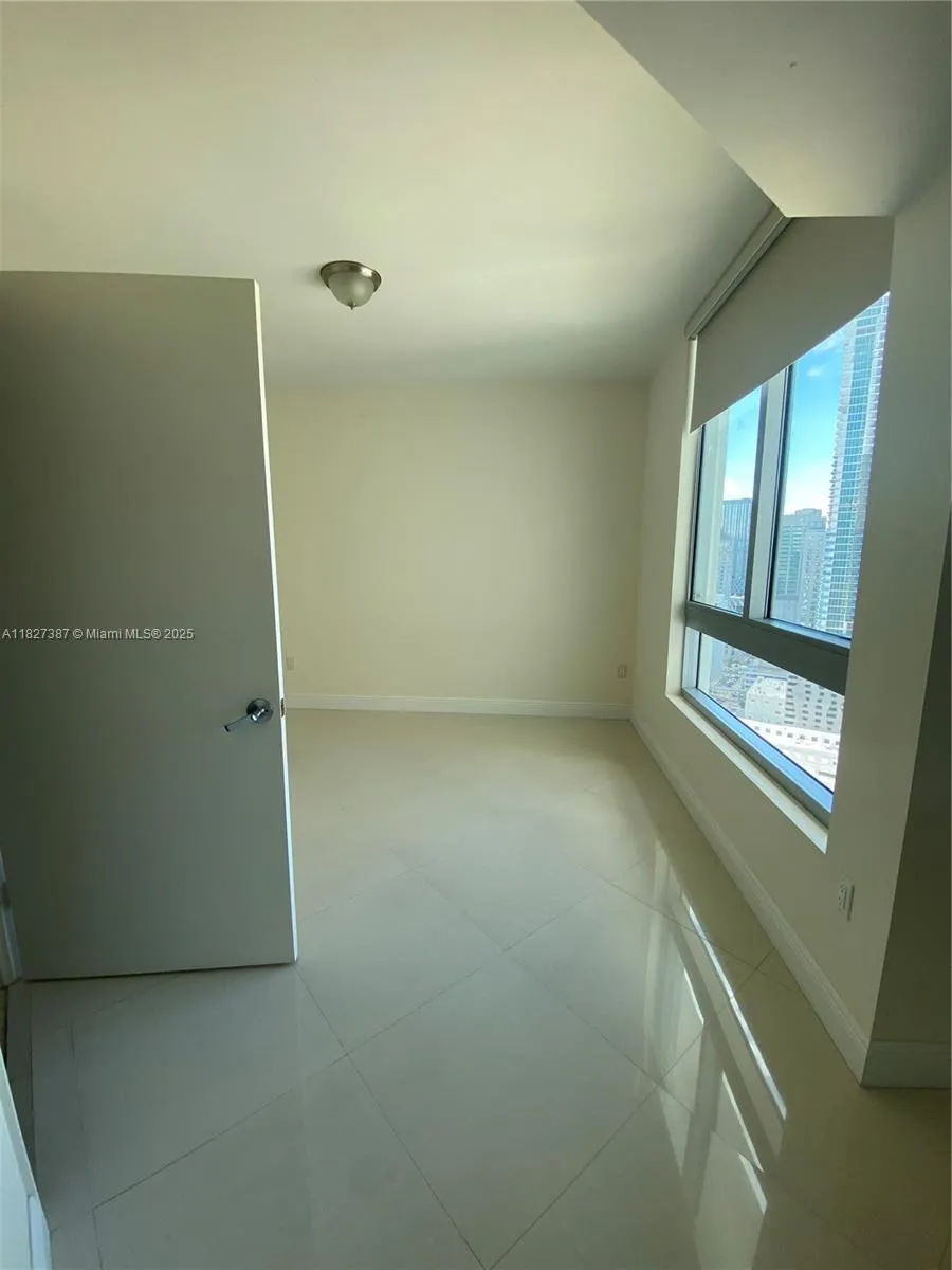 Miami, Florida 33130, United States, 1 Bedroom Bedrooms, ,1 BathroomBathrooms,Residential,Active,157151
