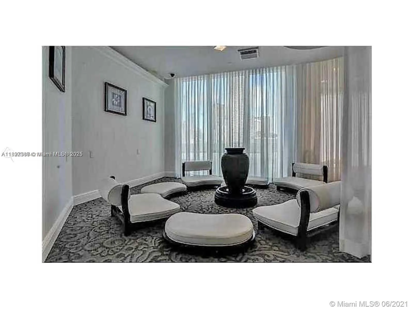 Miami, Florida 33130, United States, 1 Bedroom Bedrooms, ,1 BathroomBathrooms,Residential,Active,157151