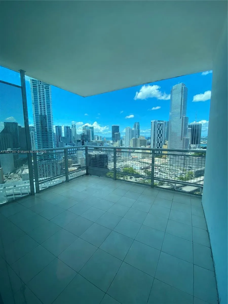 Miami, Florida 33130, United States, 1 Bedroom Bedrooms, ,1 BathroomBathrooms,Residential,Active,157151