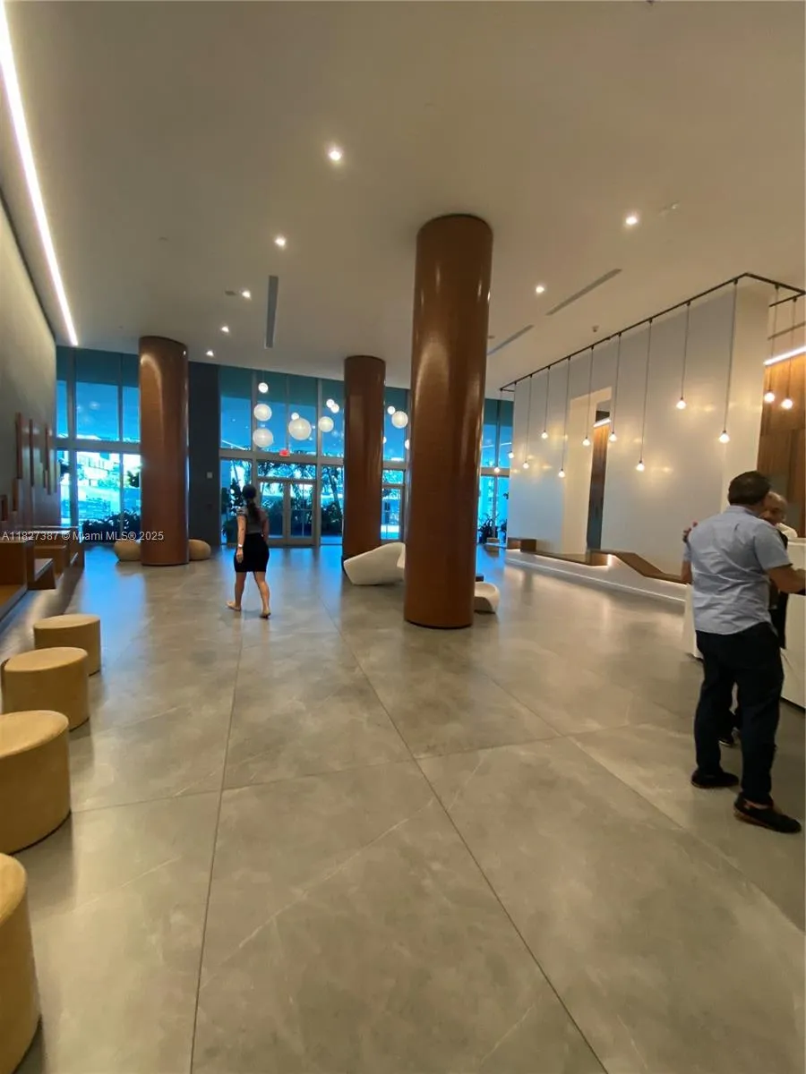 Miami, Florida 33130, United States, 1 Bedroom Bedrooms, ,1 BathroomBathrooms,Residential,Active,157151