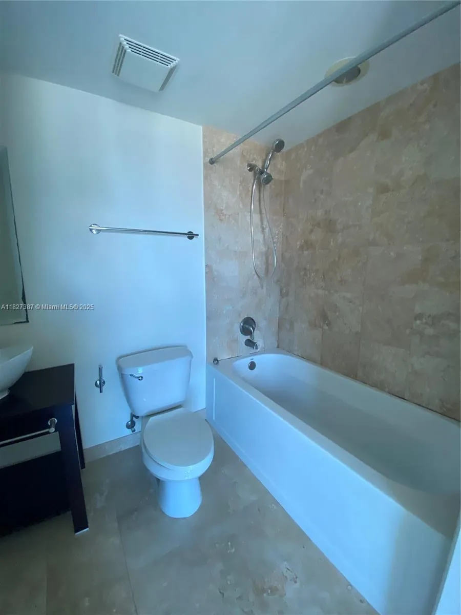 Miami, Florida 33130, United States, 1 Bedroom Bedrooms, ,1 BathroomBathrooms,Residential,Active,157151