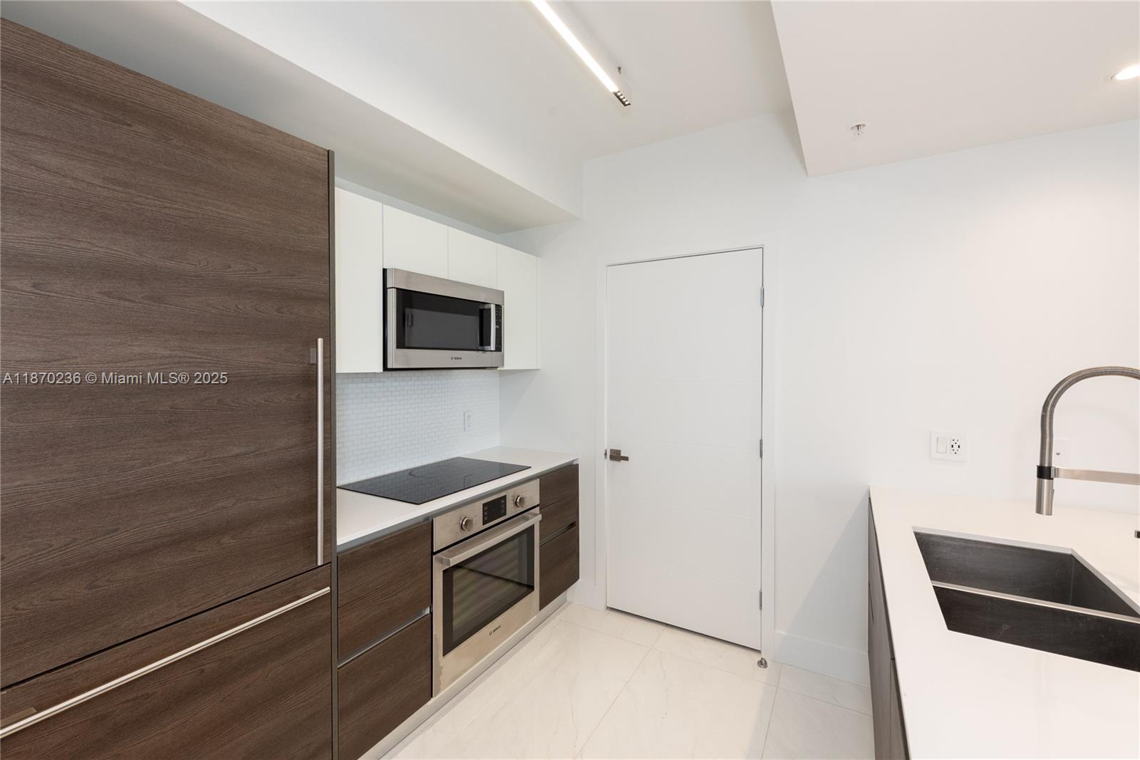 MERRICK MANOR CONDO - Residential