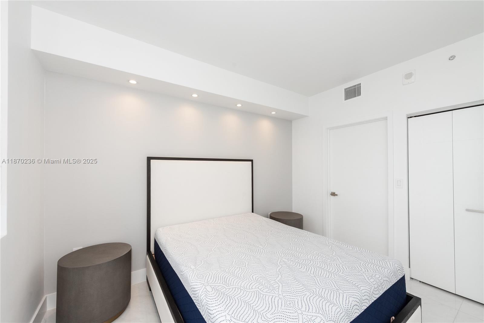 MERRICK MANOR CONDO - Residential