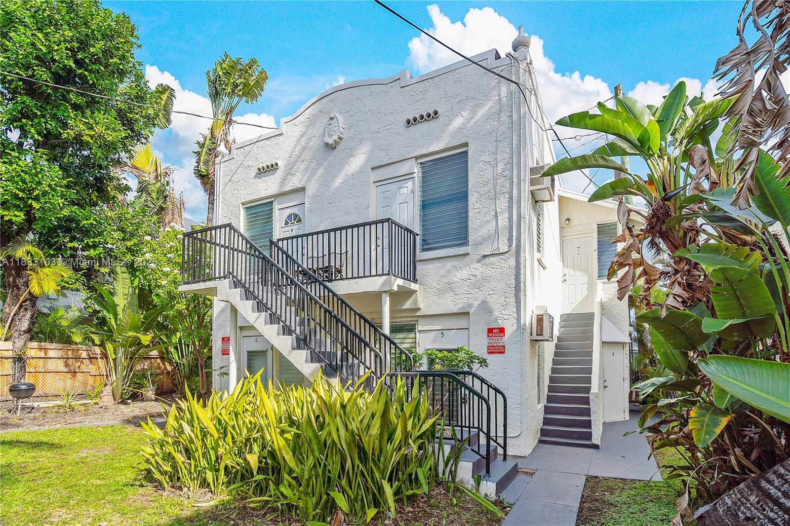 THIS OPEN, BRIGHT & SPACIOUS 1/1 FEATURES UPDATED KITCHEN AND BATH & WASHER/ DRYER IN UNIT. CHARMING & HISTORIC MEDITERRANEAN PROPERTY IS SET BACK IN TROPICAL GARDEN AREA SETTING. HIGHLY DESIRED CENTRAL LOCATION IS 2 BLOCKS FROM LINCOLN ROAD SHOPS, RESTAURANTS & ENTERTAINMENT. TRULY UNIQUE!