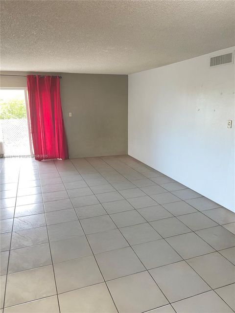 Photo of 1810 W 56th St #3315, Hialeah, FL 33012 (MLS # A11883751) Photo of 1810 W 56th St #3315, Hialeah, FL 33012 (MLS # A11883751)