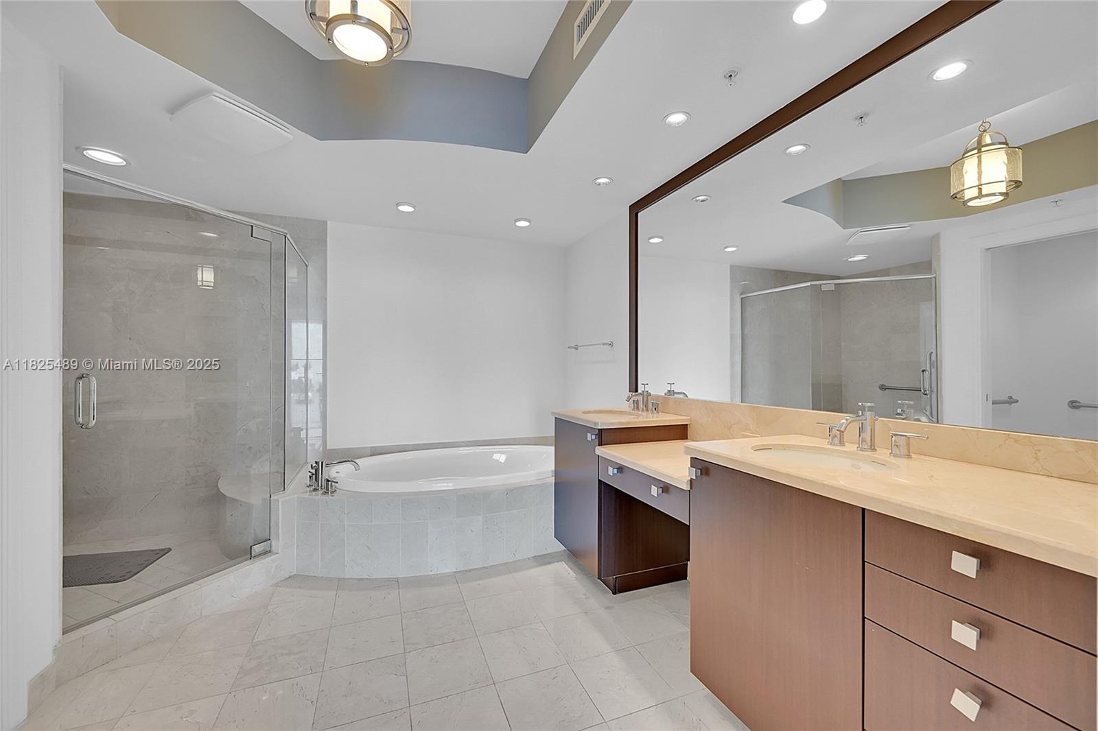 PLAZA AT OCEANSIDE (THE) - Residential