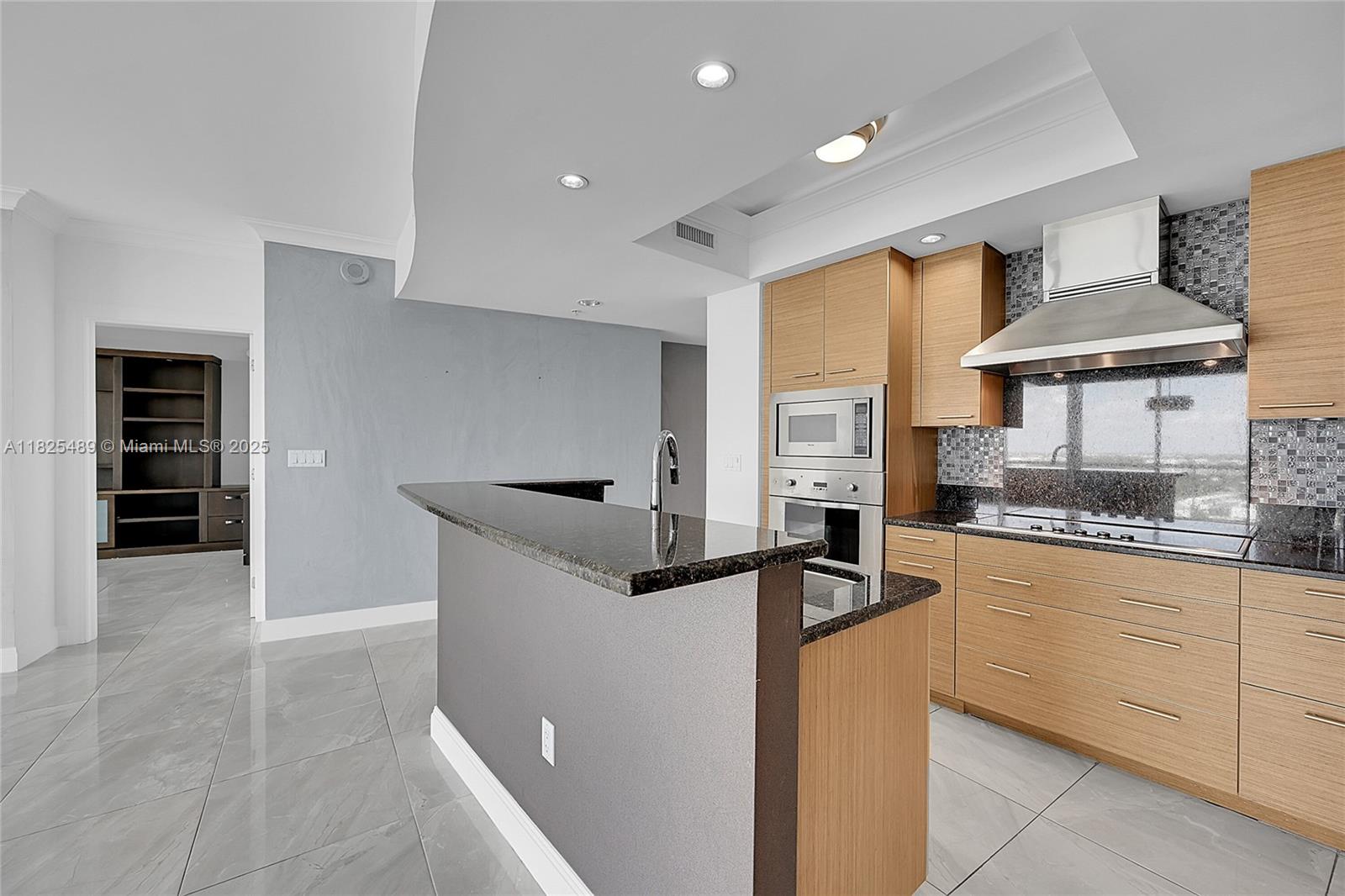 PLAZA AT OCEANSIDE (THE) - Residential