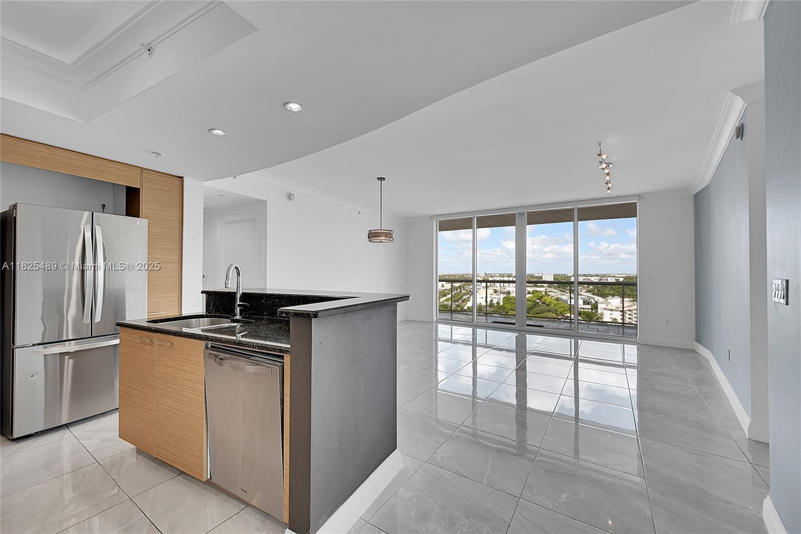 PLAZA AT OCEANSIDE (THE) - Residential