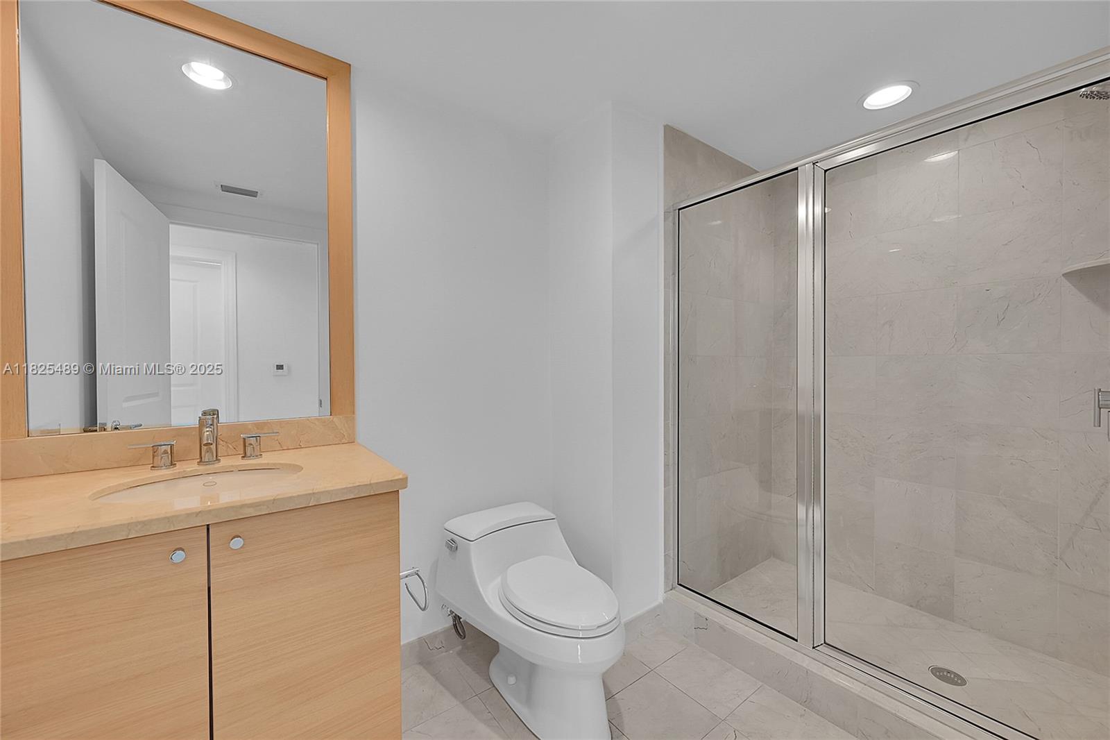 PLAZA AT OCEANSIDE (THE) - Residential