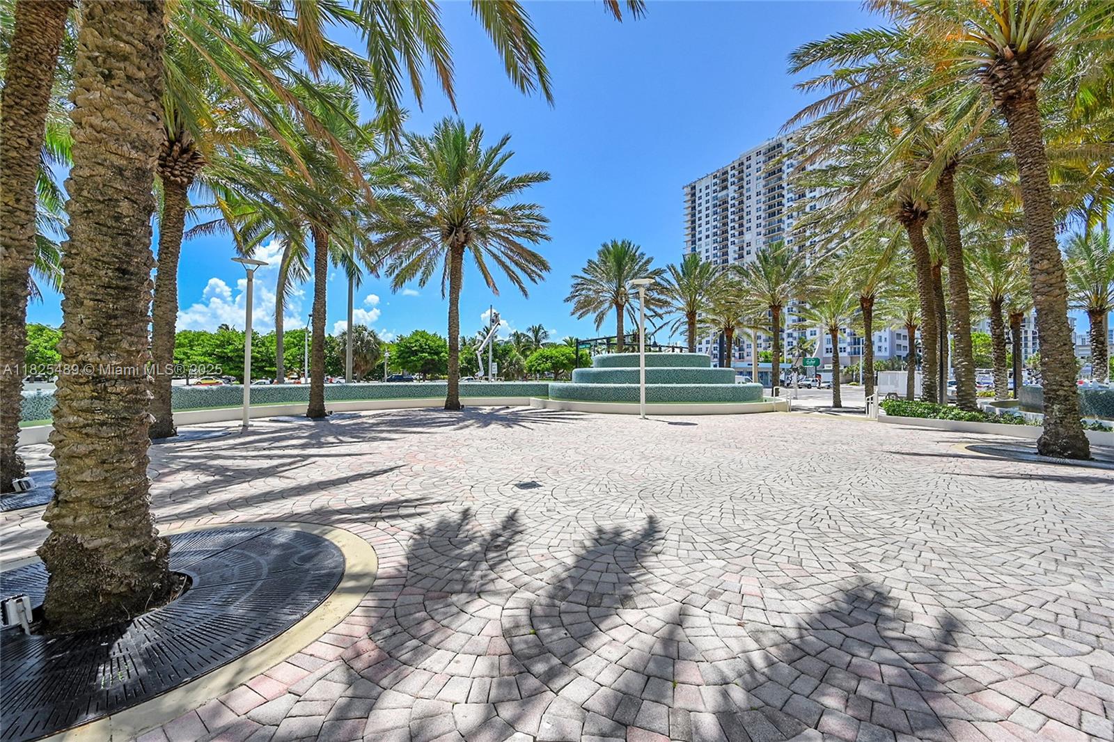 1 N Ocean Blvd 1211, Pompano Beach, FL, 33062/$1,250,000 4 1 N Ocean Blvd 1211