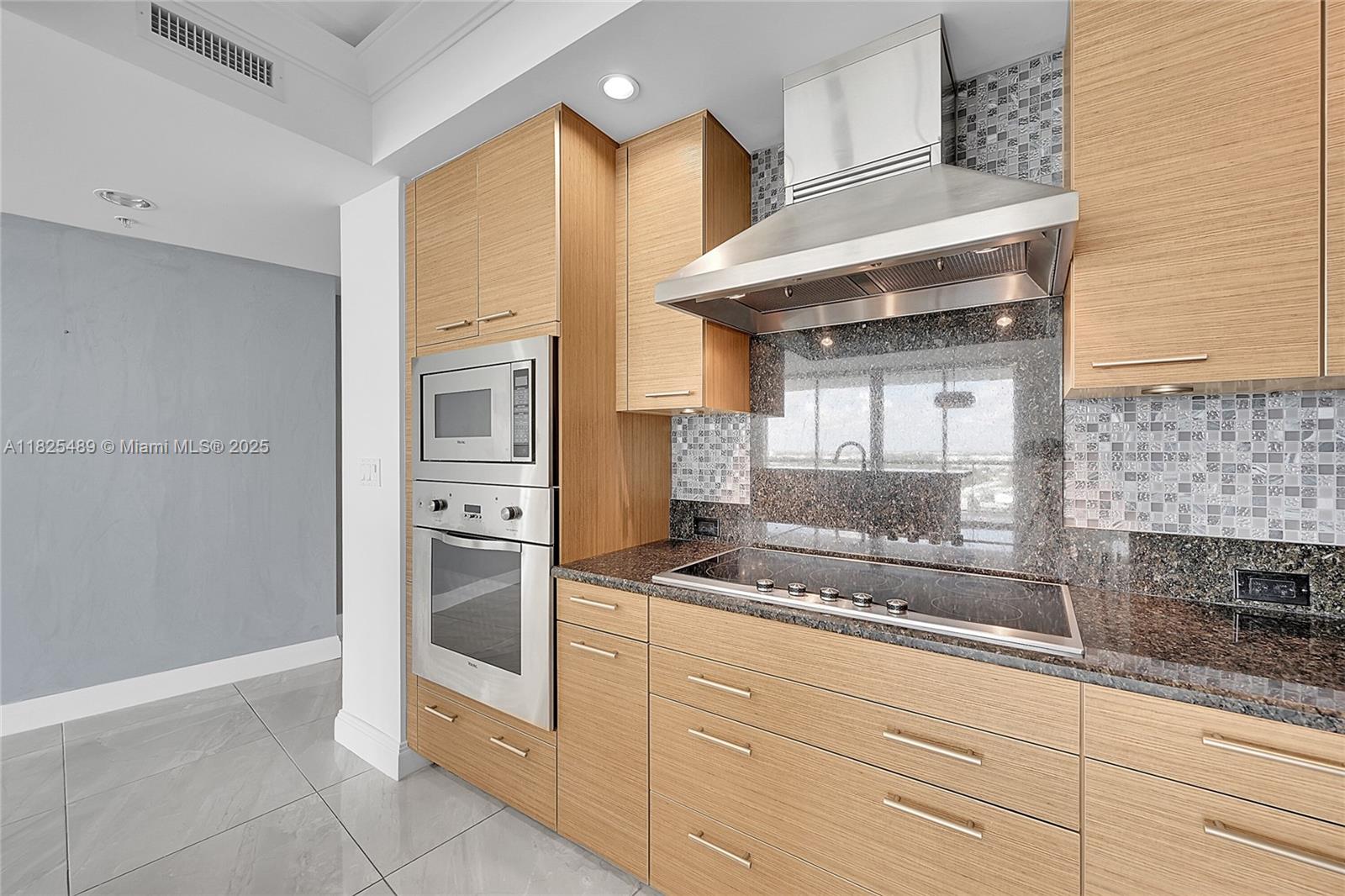 PLAZA AT OCEANSIDE (THE) - Residential