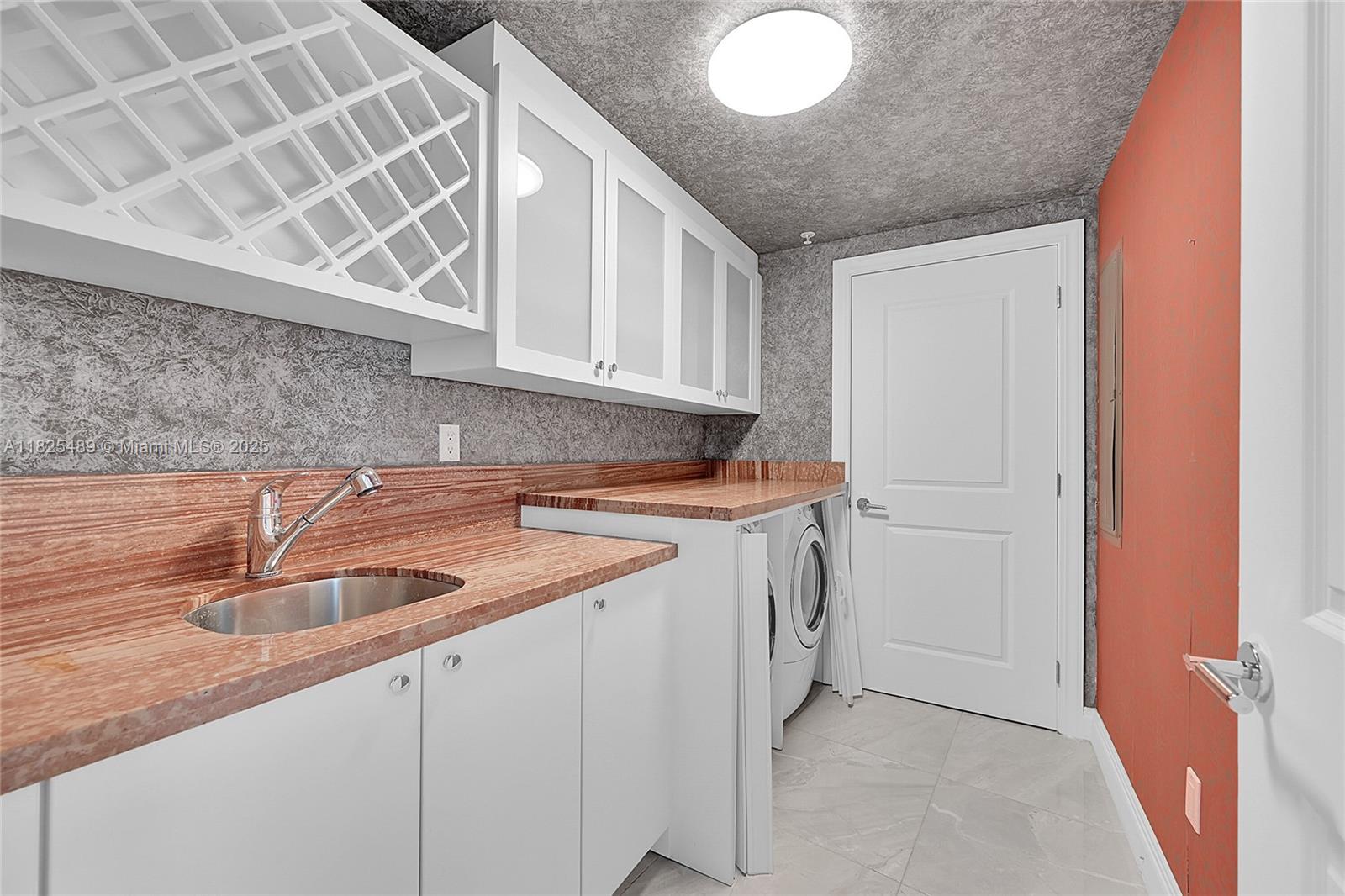 PLAZA AT OCEANSIDE (THE) - Residential