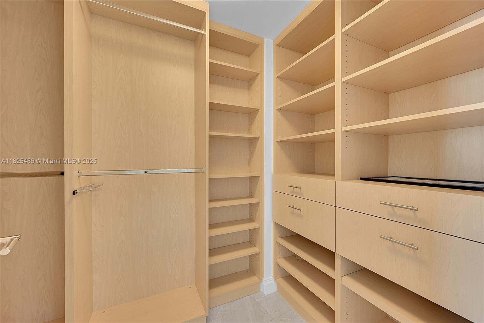 PLAZA AT OCEANSIDE (THE) - Residential