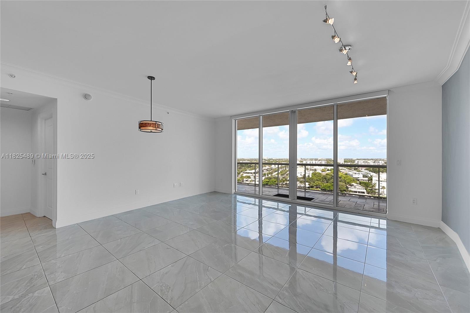 PLAZA AT OCEANSIDE (THE) - Residential