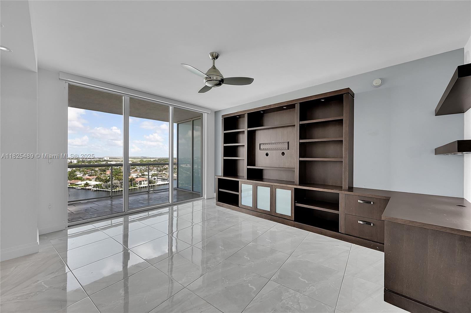 PLAZA AT OCEANSIDE (THE) - Residential