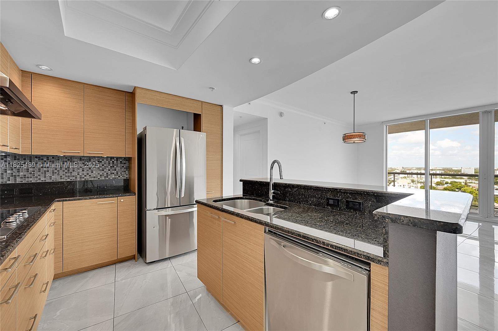 PLAZA AT OCEANSIDE (THE) - Residential