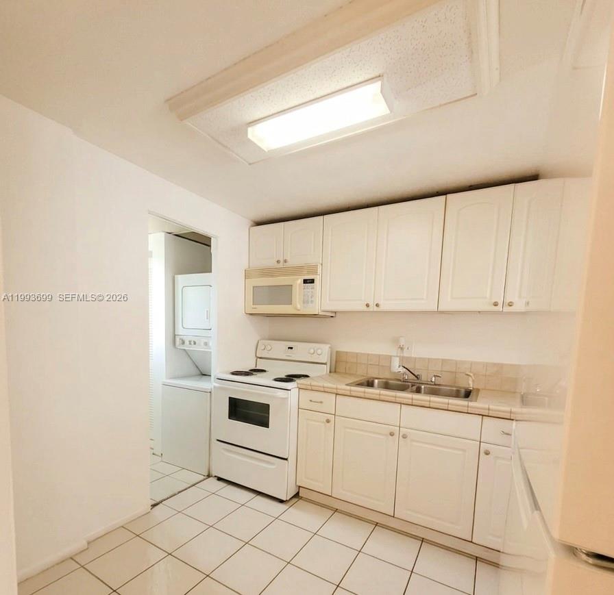 VERSAILLES GARDENS CONDO - Residential Lease