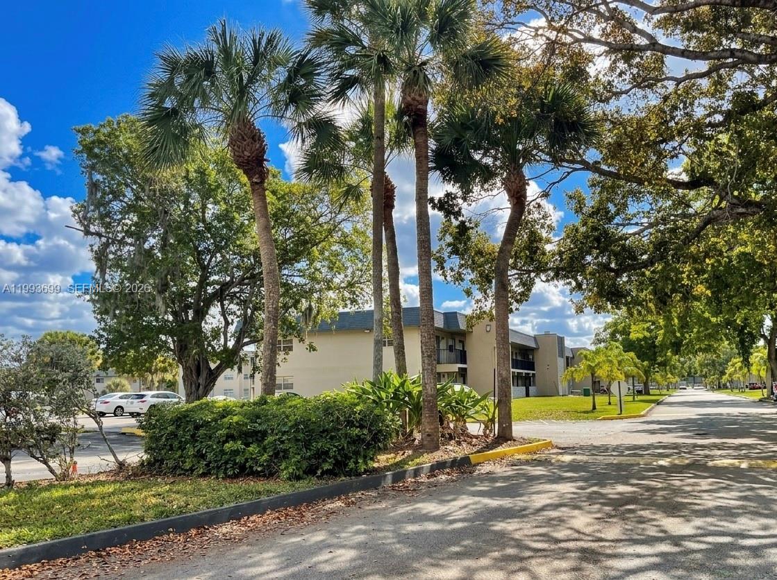 VERSAILLES GARDENS CONDO - Residential Lease