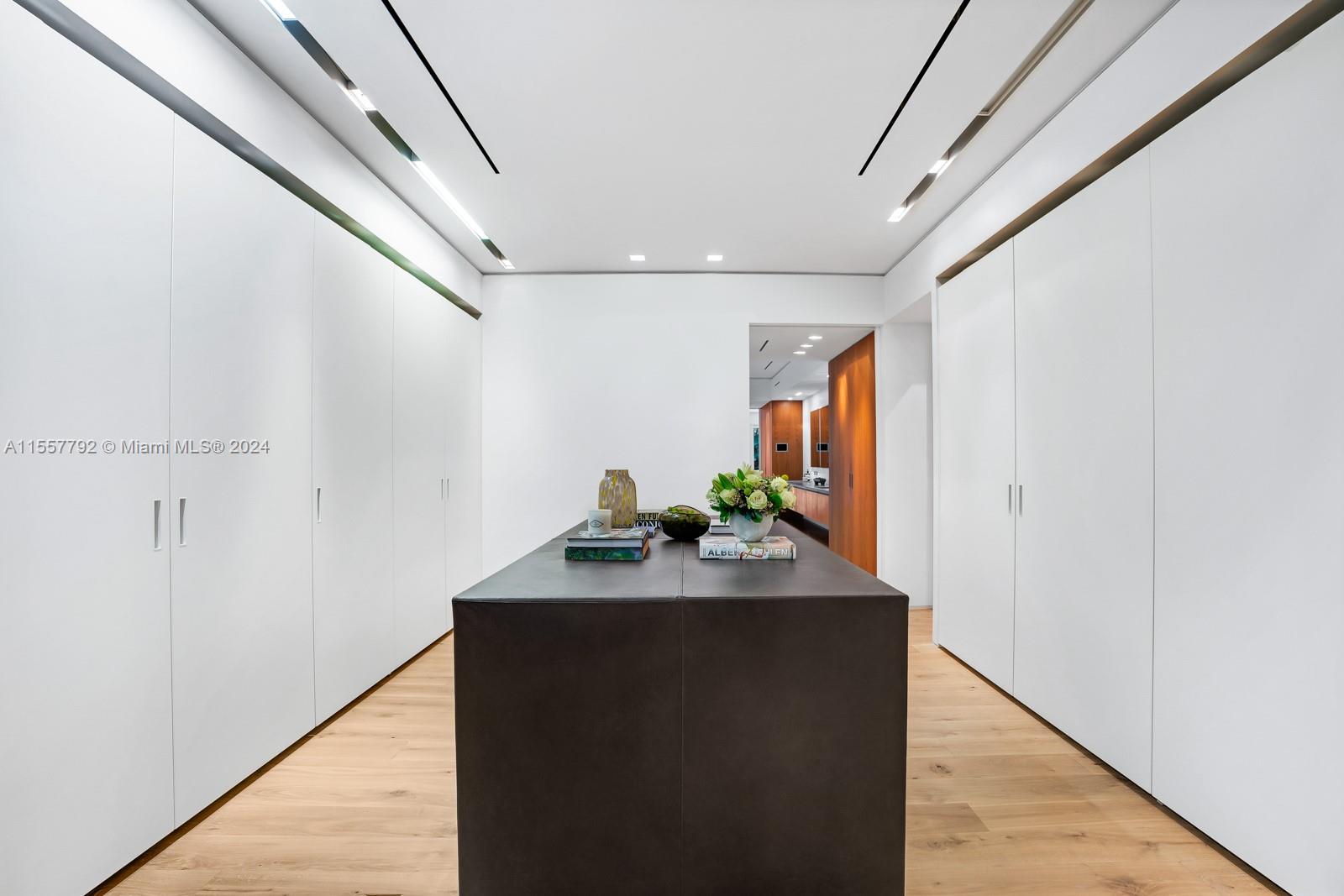 LA GORCE ISLAND - Residential