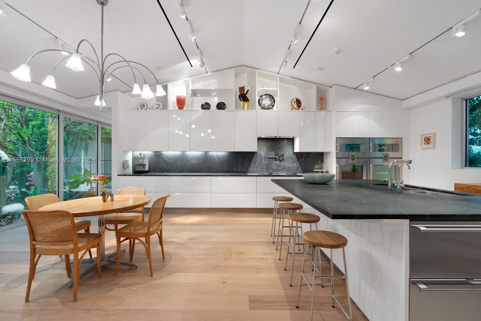 LA GORCE ISLAND - Residential
