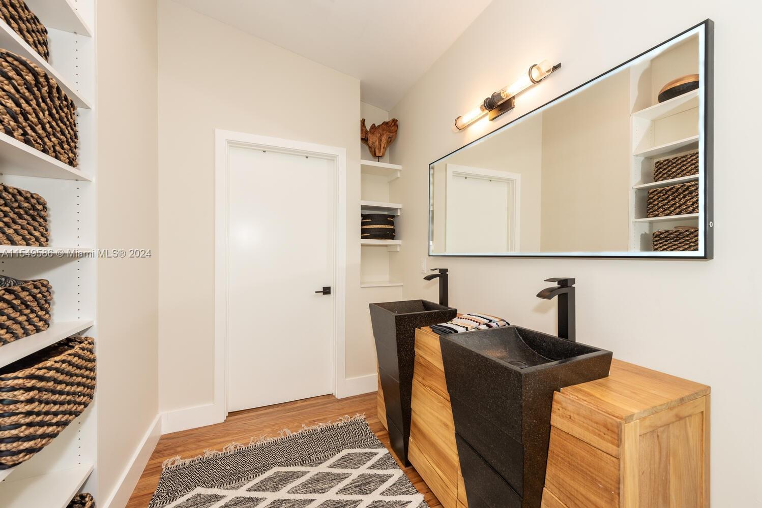 BRICKELL ESTATES - Residential