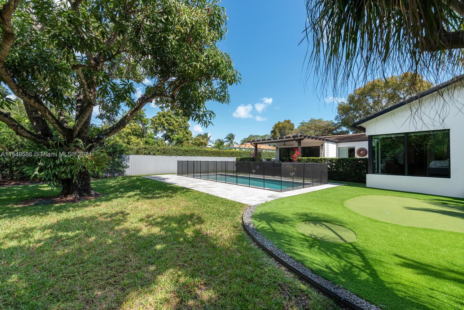 BRICKELL ESTATES - Residential