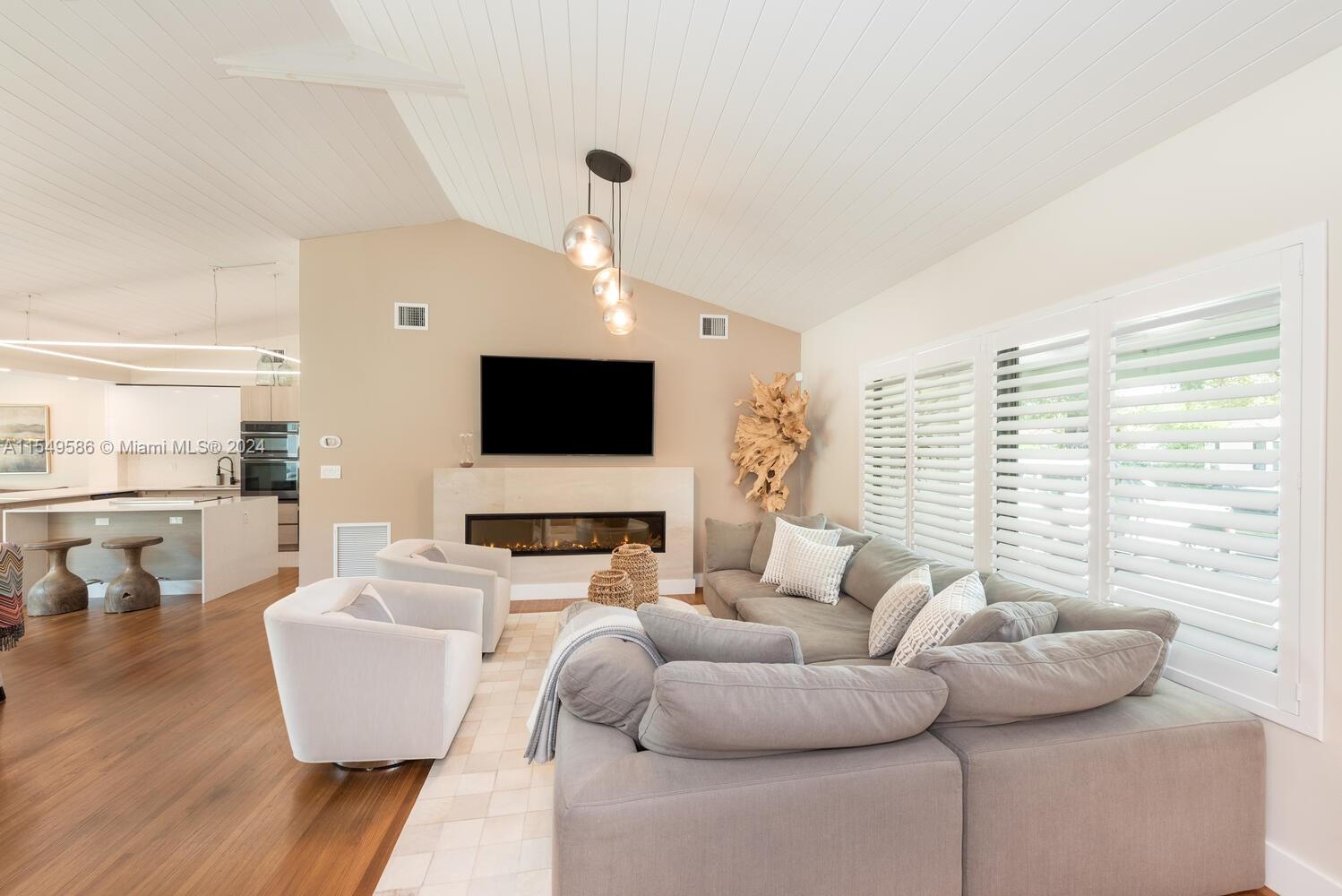 BRICKELL ESTATES - Residential