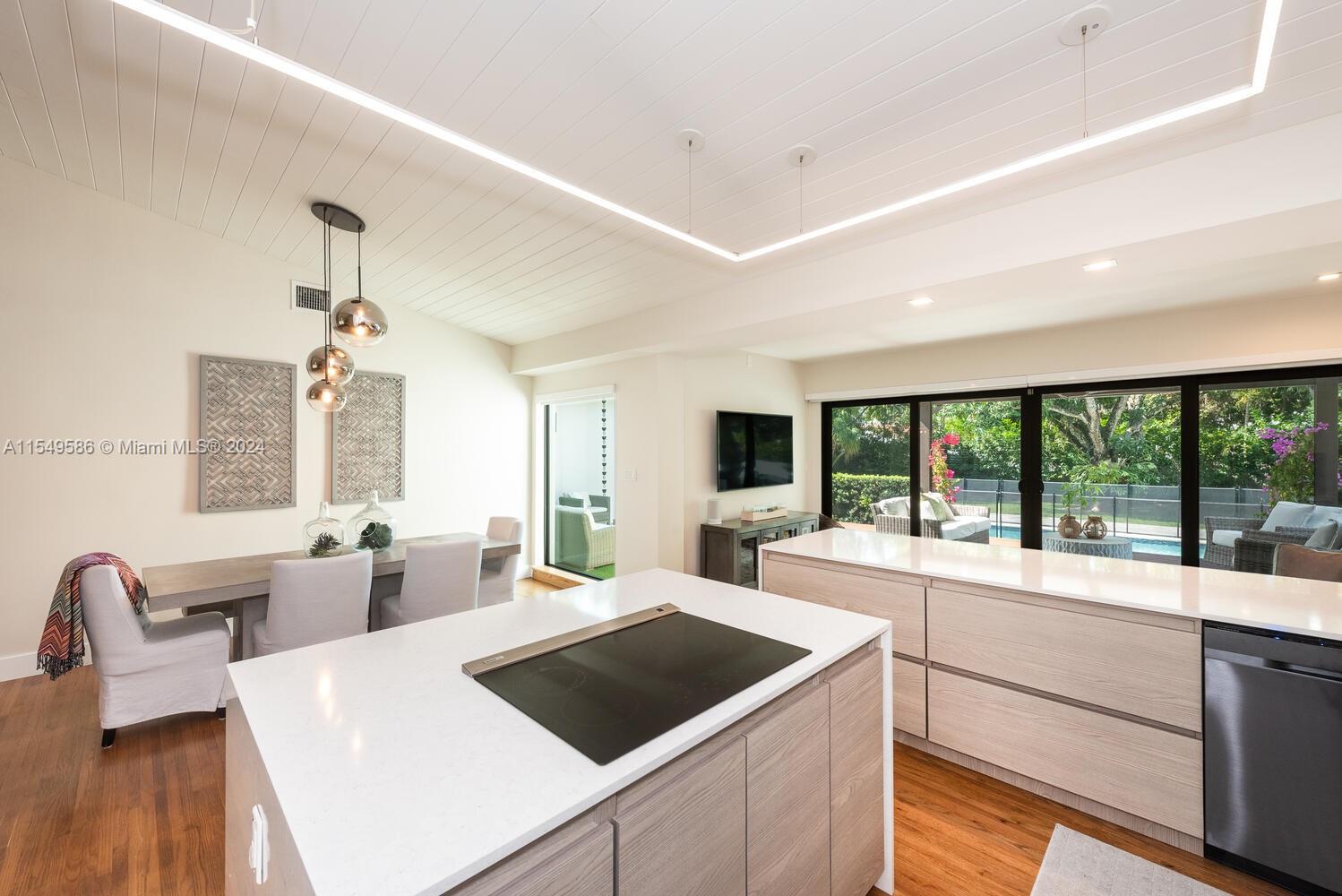 BRICKELL ESTATES - Residential