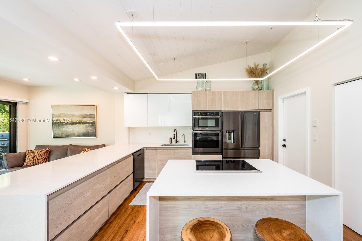 BRICKELL ESTATES - Residential