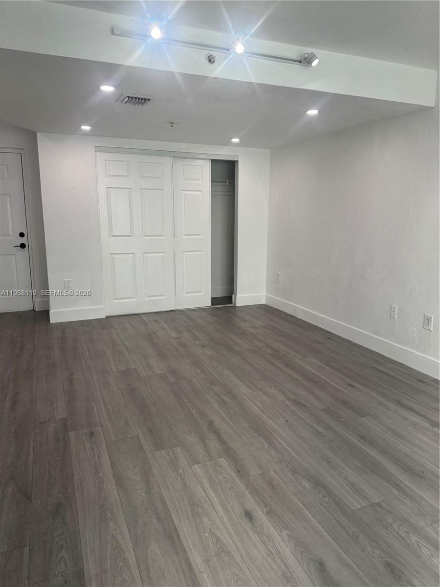 IDLEWILD PARK - Residential Lease