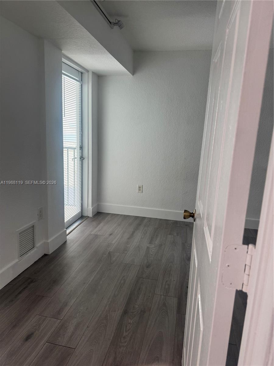 IDLEWILD PARK - Residential Lease