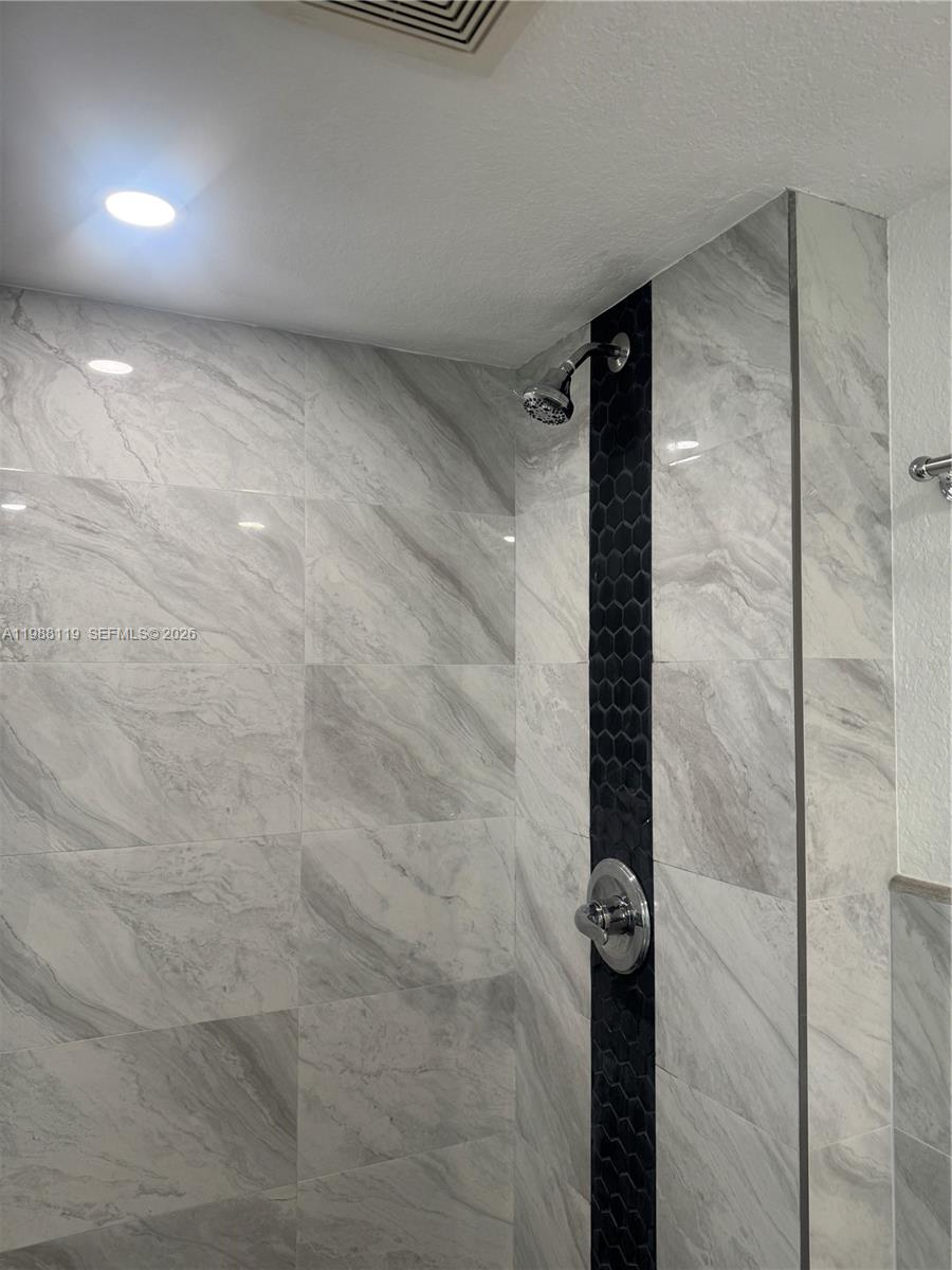 IDLEWILD PARK - Residential Lease